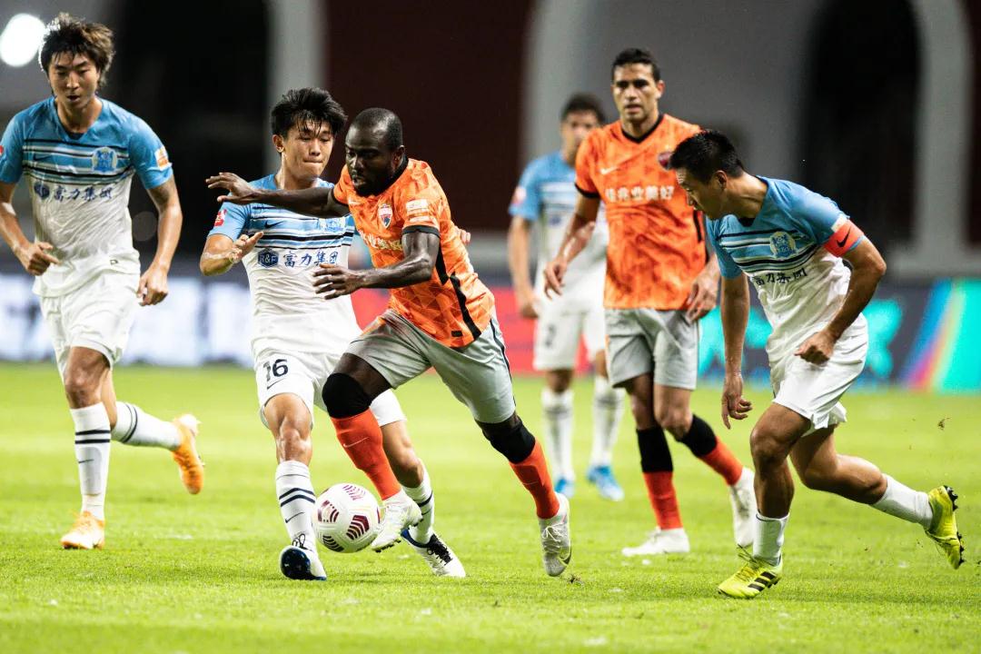 القوة الجوية العراقي يحتفظ بلقب كأس الاتحاد الآسيوي بعد انتصاره على استقلال طاجيكستان